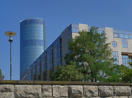 Triangelturm hinter Hyatt Regency Hotel Foto 